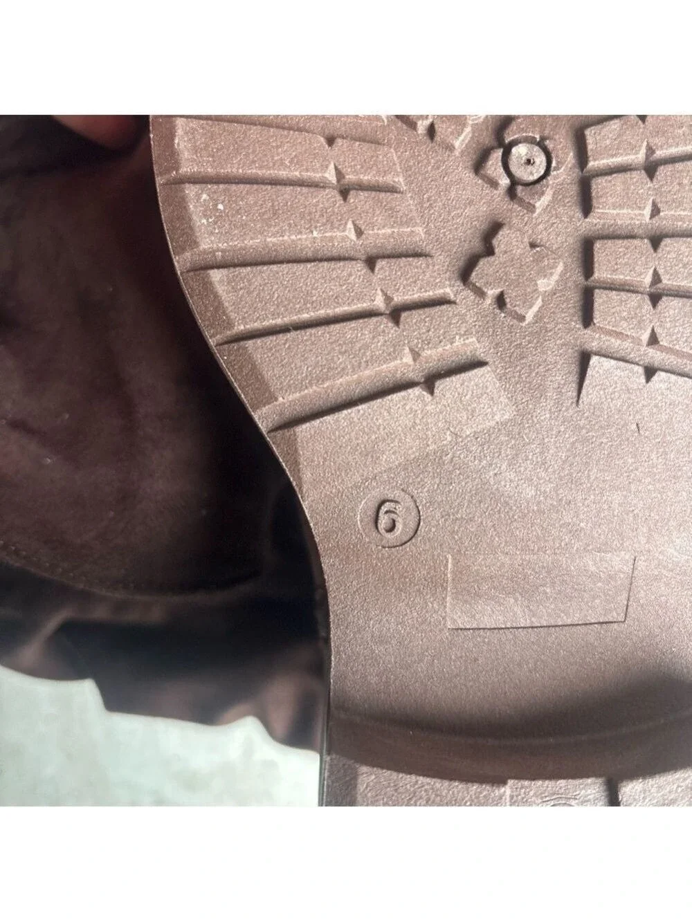 N/A brown knee